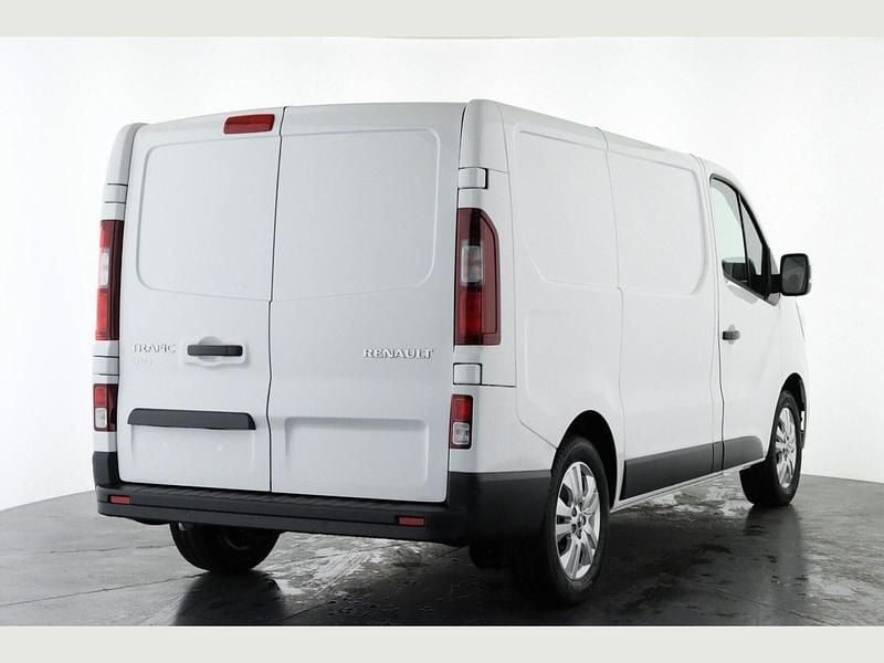Usado Renault Trafic 150 HP (110 kW) 2024 Cinzento Monovolume