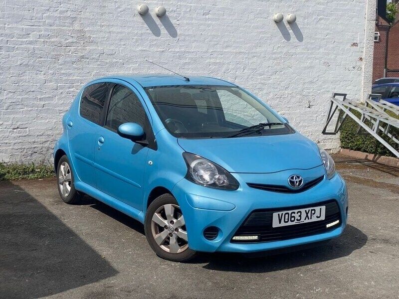 Blue Used 2013 Toyota Aygo Hatchback | £3,500 (Fair price) - Image 1/4