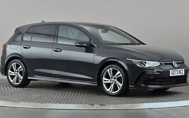 Used VW Golf VIII R-line 131 HP (96 kW) 2024 Hatchback