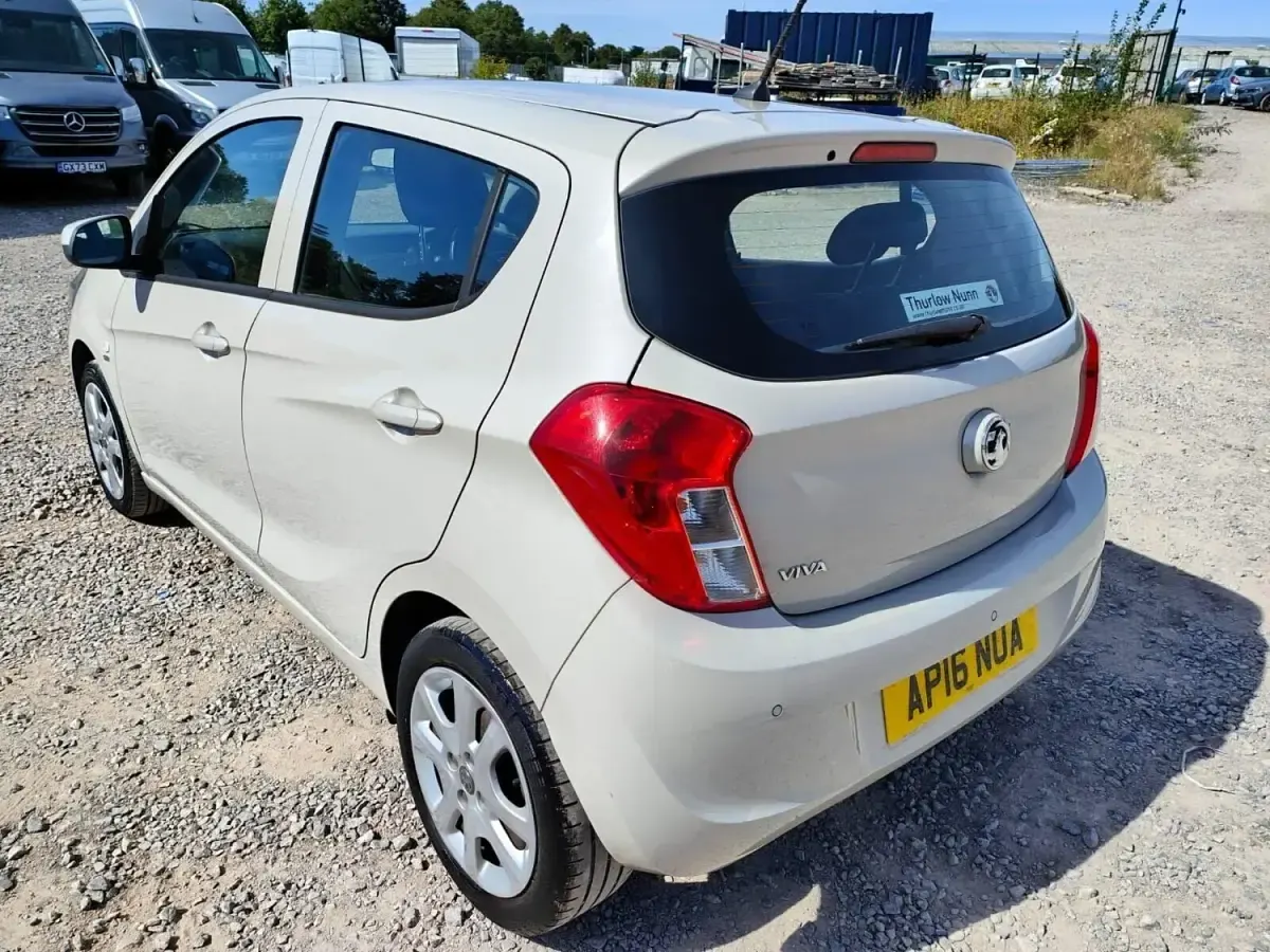 Second-hand Vauxhall Viva 75 CP (55 kW) 2016 Gri Hatchback