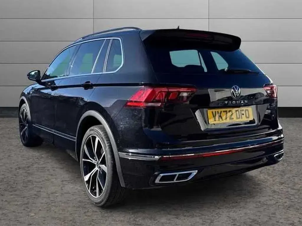 Usado VW Tiguan R-line 150 CV (110 kW) 2022 Negro SUV
