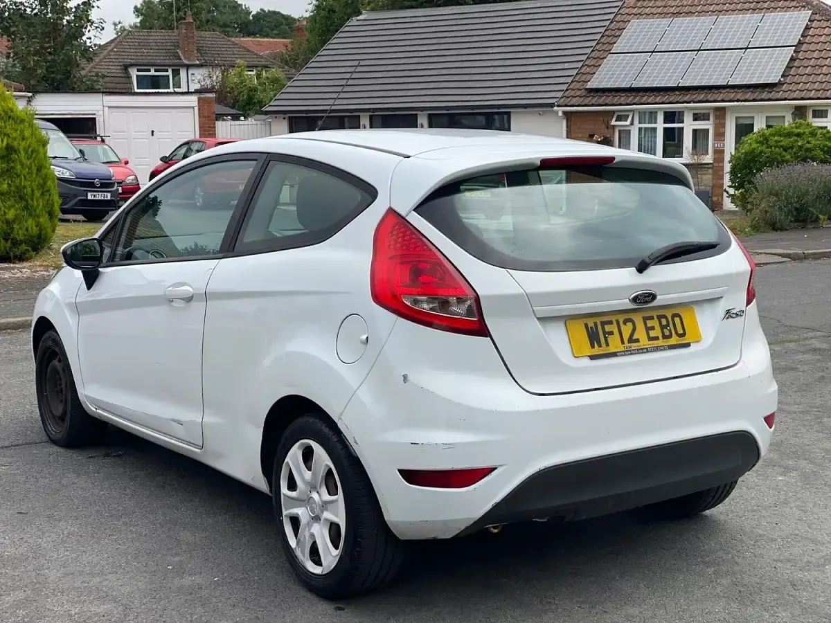 Used Ford Fiesta Style 82 HP (60 kW) 2012 White Hatchback