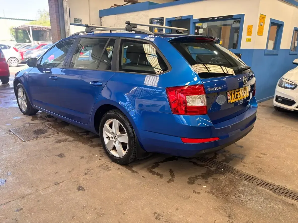Używany Skoda Octavia SE 184 KM (135 kW) 2013 Niebieski Kombi