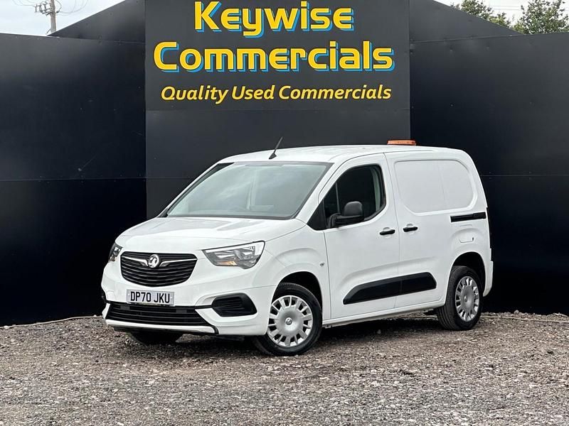 White Used 2020 Vauxhall Combo Sportive MPV | £8,490 (Fair price) - Image 1/2