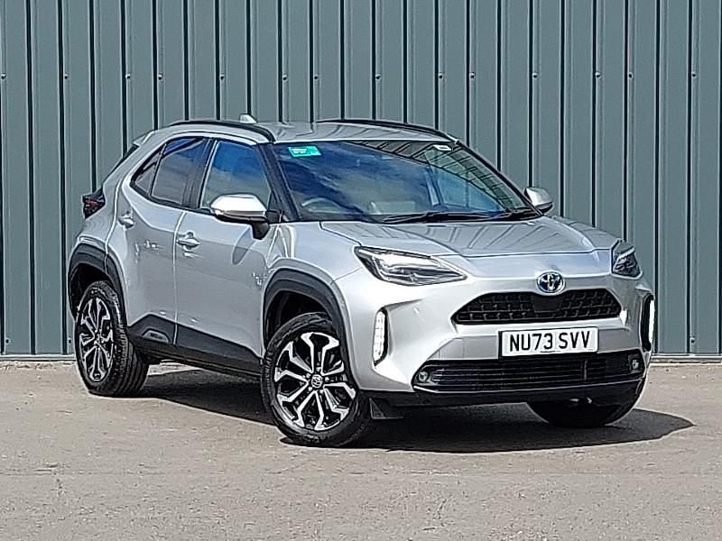 Silver Used 2023 Toyota Yaris Hybrid Design Estate | £22,998 (Fair price) - Image 1/4