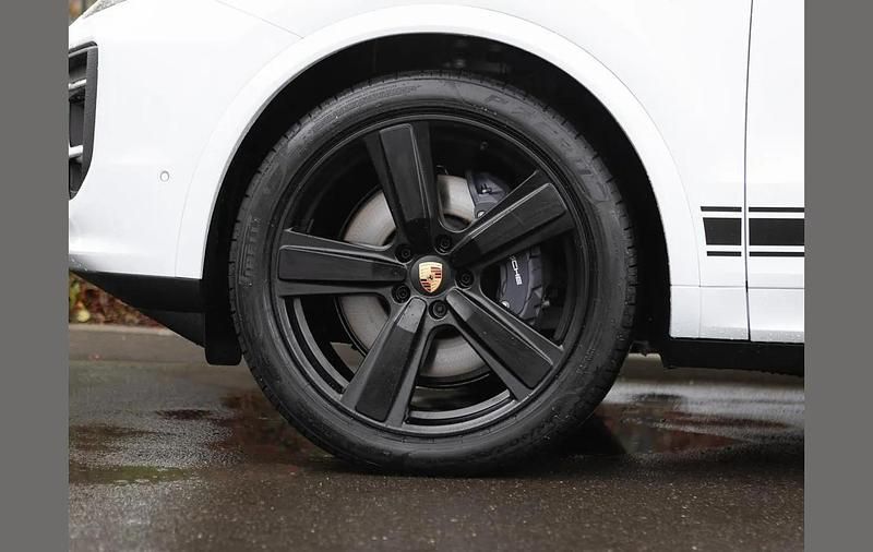 Begagnad Porsche Cayenne Black Edition 464 HK (341 kW) 2025 Vit SUV