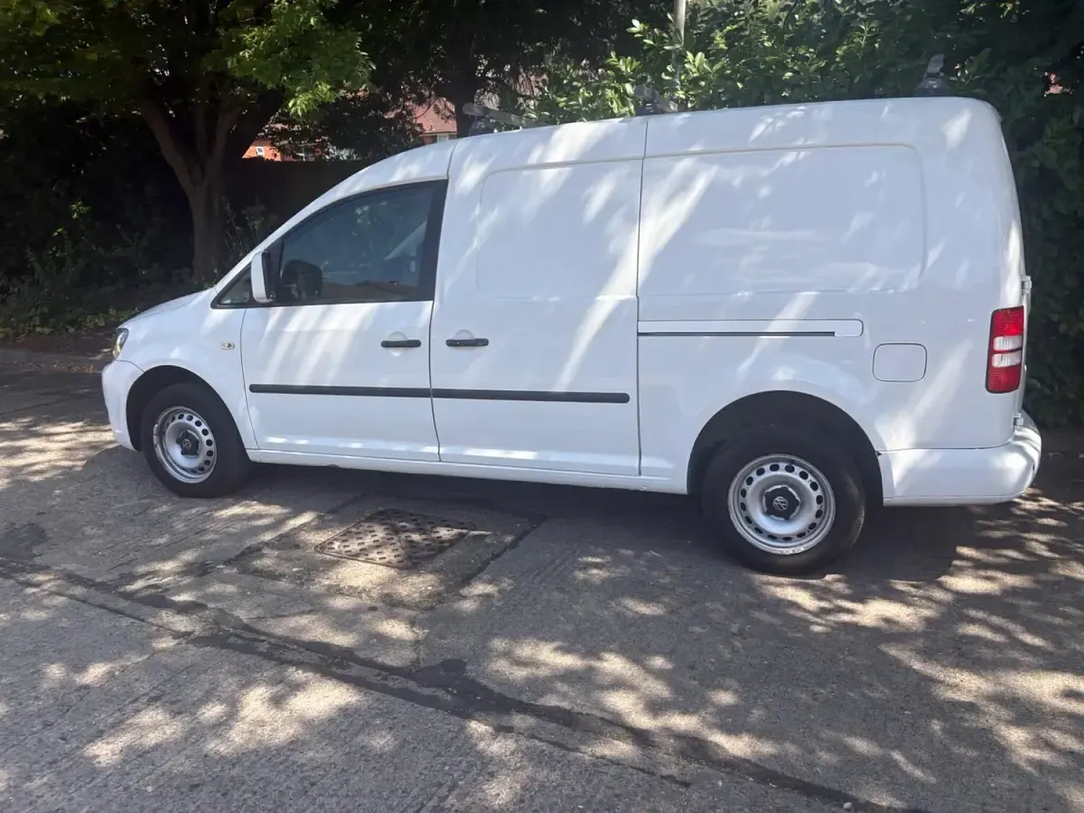 Used VW Caddy Maxi Startline 102 HP (75 kW) 2014 White MPV