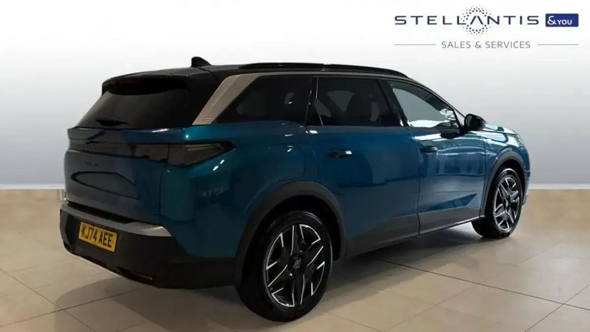 Used Peugeot 5008 GT 134 HP (98 kW) 2025 Blue SUV