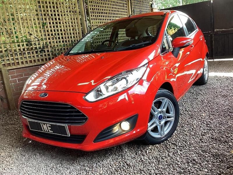 Used Ford Fiesta Zetec 2013 Red Hatchback