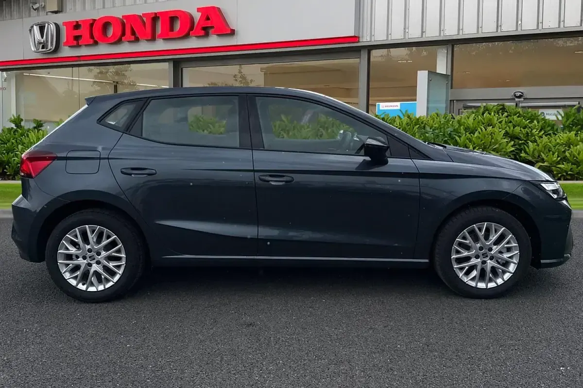 Nuevo Seat Ibiza SE Technology 115 CV (84 kW) 2026 Gris Utilitario