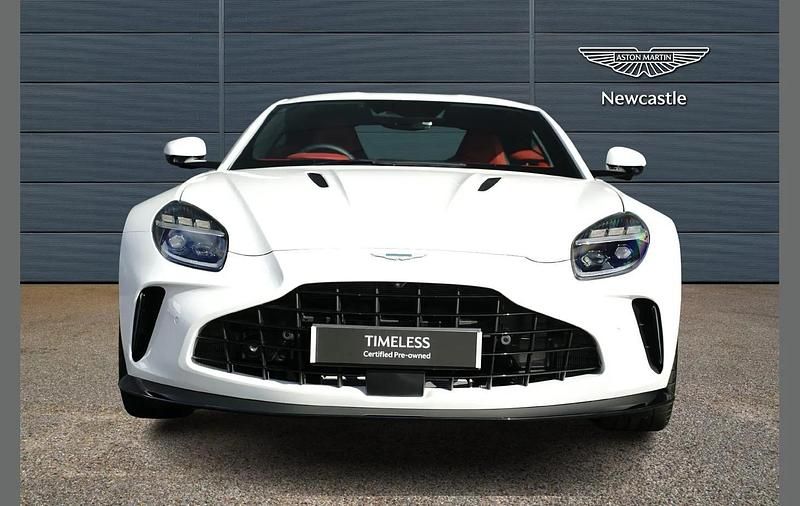 New Aston Martin V8 Vantage 665 HP (489 kW) 2025 White Coupe