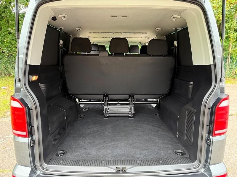 Used VW Shuttle SE 150 HP (110 kW) 2019 Grey MPV