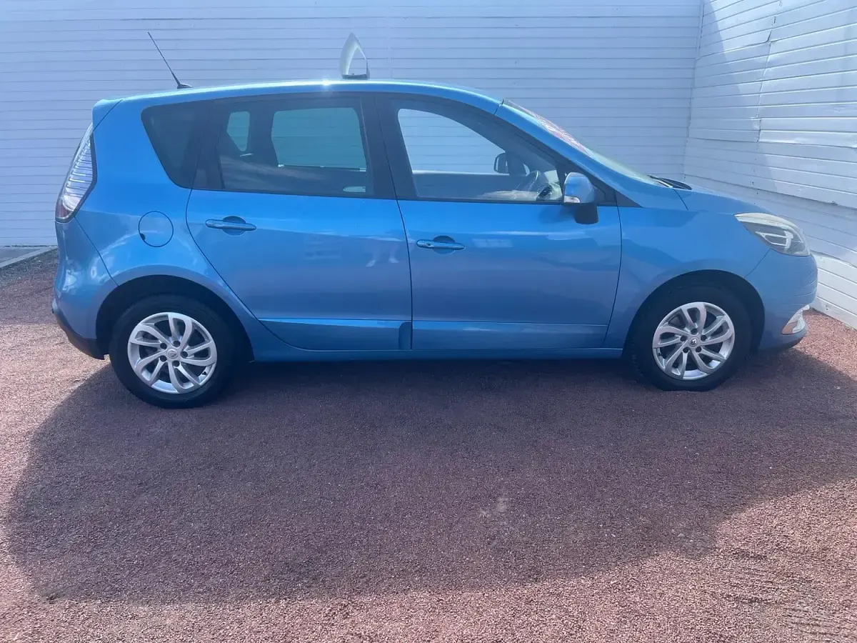 Used Renault Scénic III Dynamique 110 HP (80 kW) 2013 Blue MPV