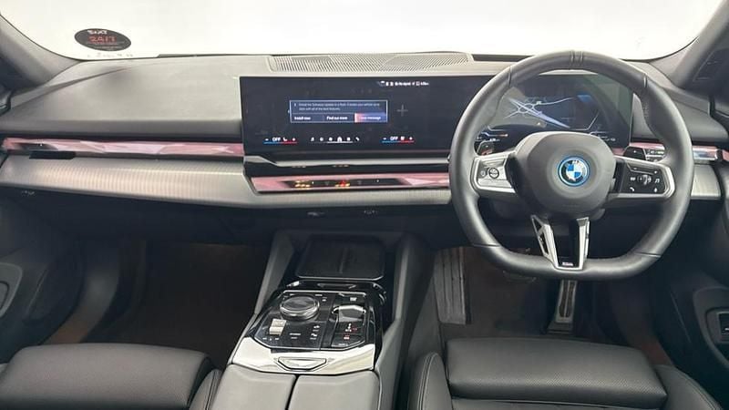 Used BMW 530e M Sport 295 HP (216 kW) 2025 White Estate