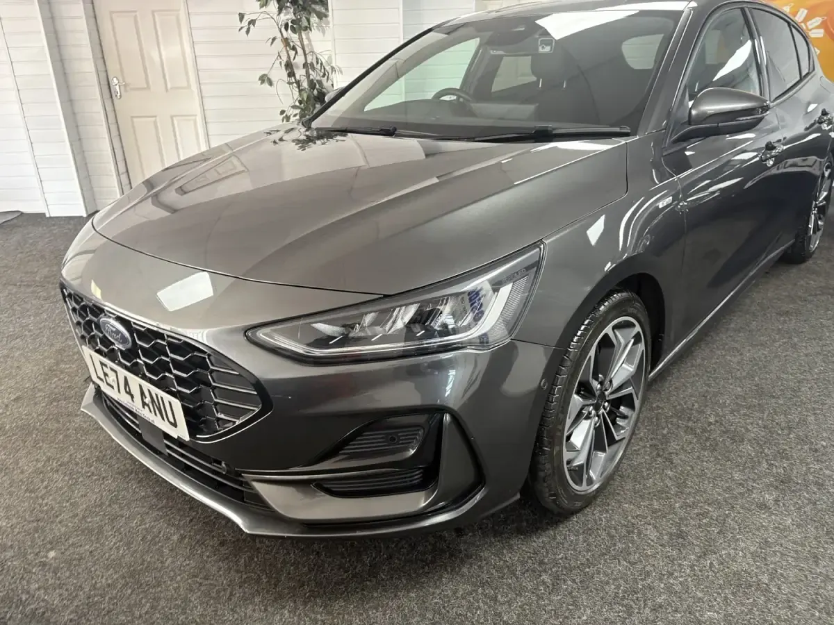 Używany Ford Focus ST-Line X 2025 Szary Hatchback