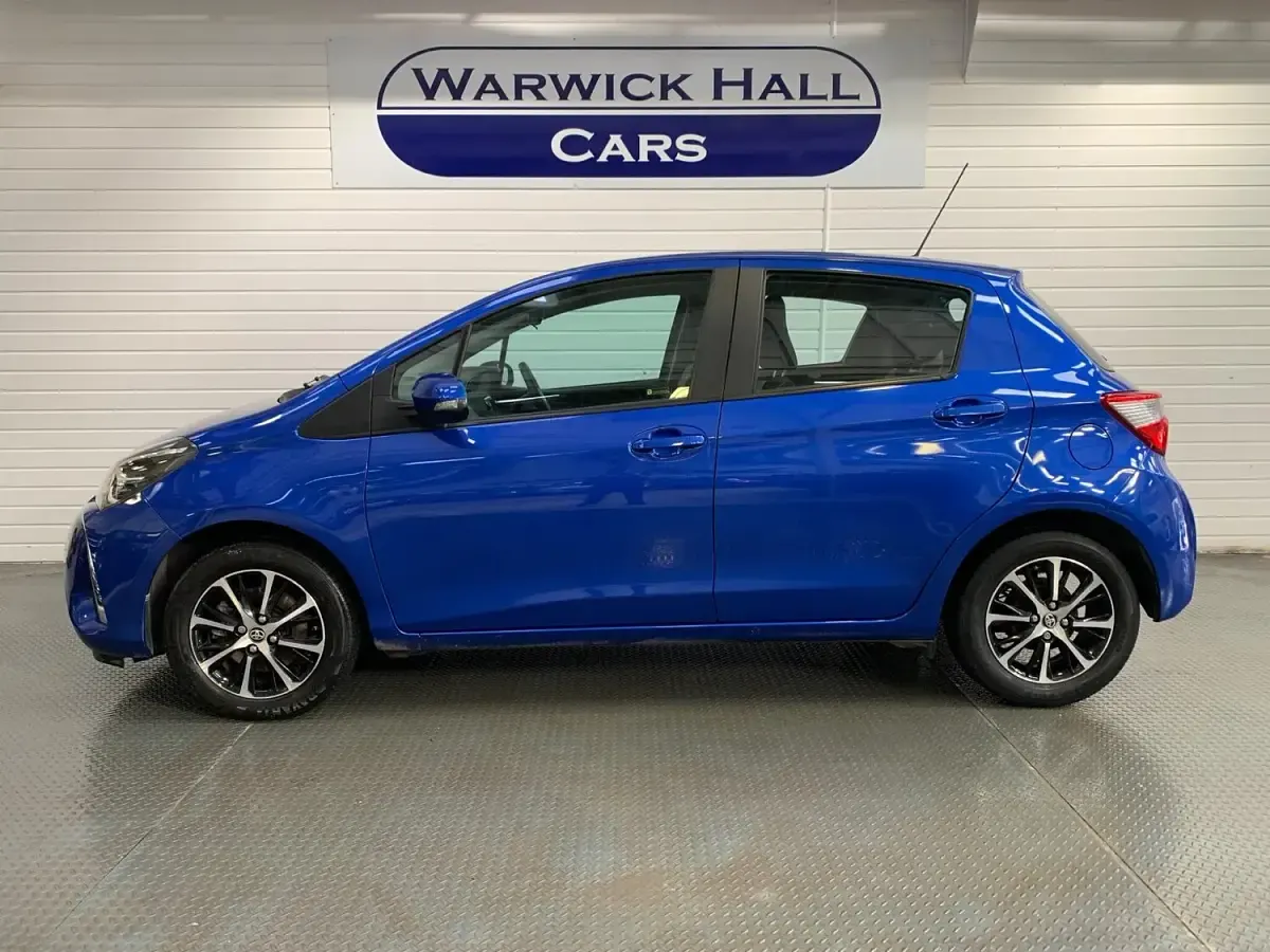Used Toyota Yaris 2018 Blue Hatchback