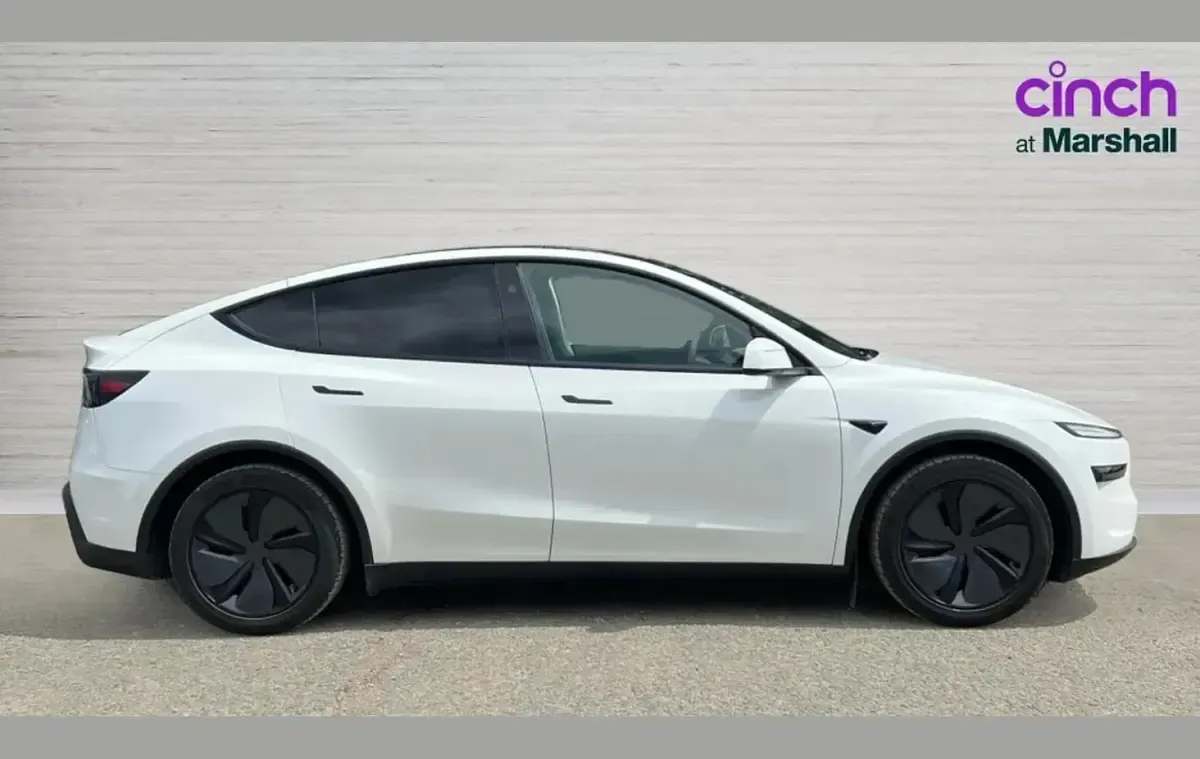 Used Tesla Model Y Long Range AWD 286 kW (389 HP) 2025 White SUV