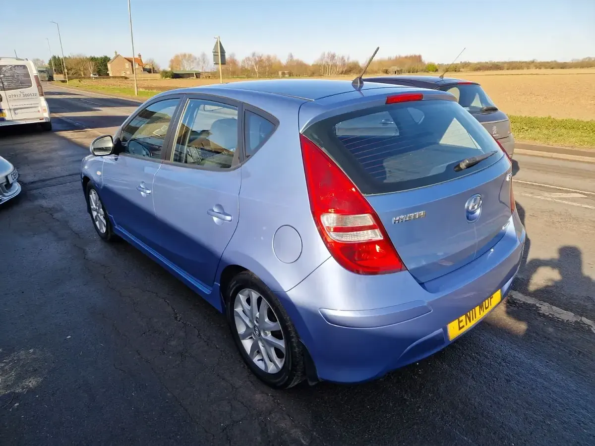 Used Hyundai i30 Comfort 115 HP (84 kW) 2011 Blue Hatchback