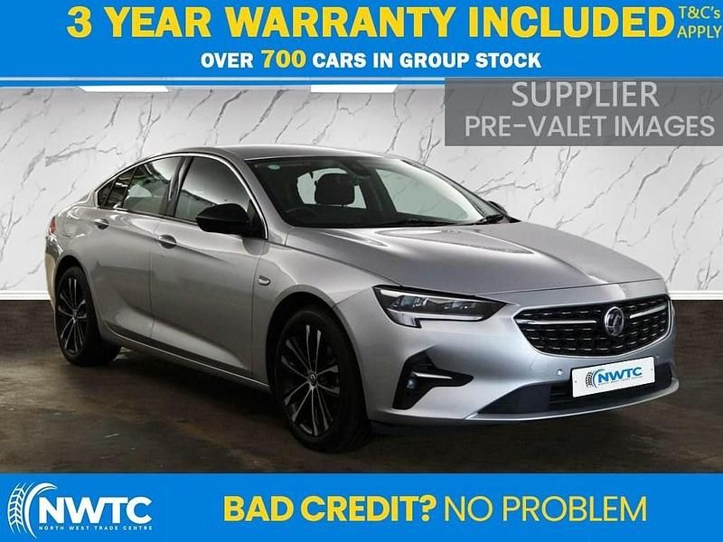 Used Vauxhall Insignia Edition 122 HP (89 kW) 2022 Silver Hatchback
