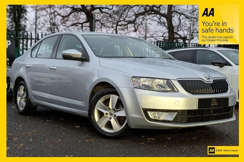 Silver Used 2015 Skoda Octavia SE Hatchback | £6,488 (Good price) - Image 1/3