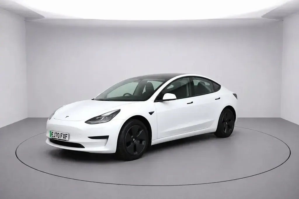 Used Tesla Model 3 Standard Range 239 kW (325 HP) 2020 White Sedan