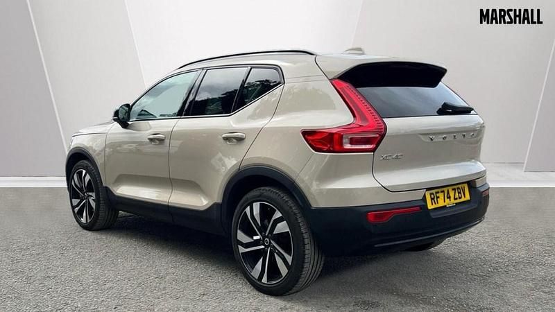 Usado Volvo XC40 Ultra 197 CV (144 kW) 2025 Dorado SUV