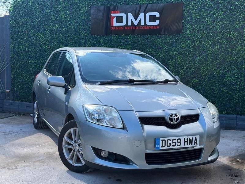 Used Toyota Auris 101 HP (74 kW) 2009 Silver Hatchback