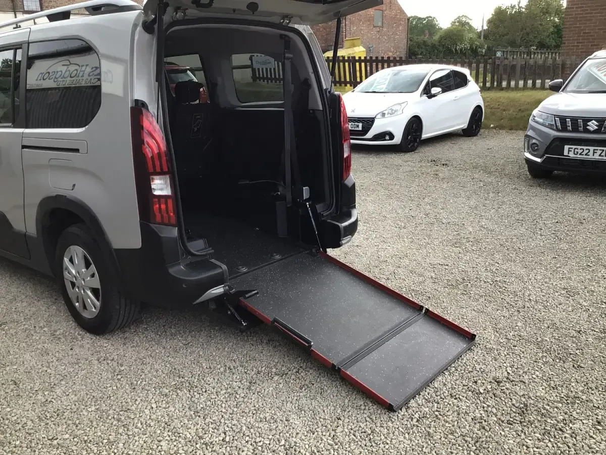 Used Peugeot Rifter Allure 2019 Beige MPV