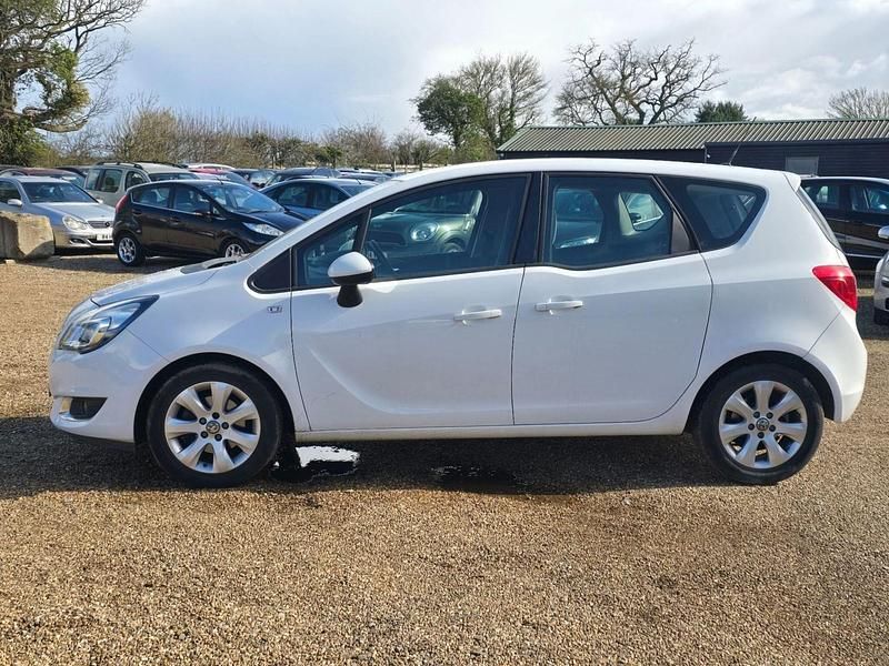 Used Vauxhall Meriva 2017 White MPV