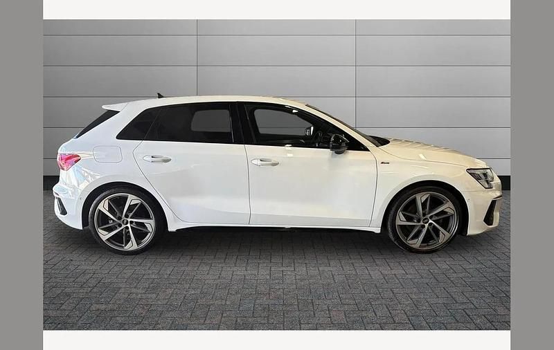 Used Audi A3 Comfort 150 HP (110 kW) 2020 Ibis white Sedan