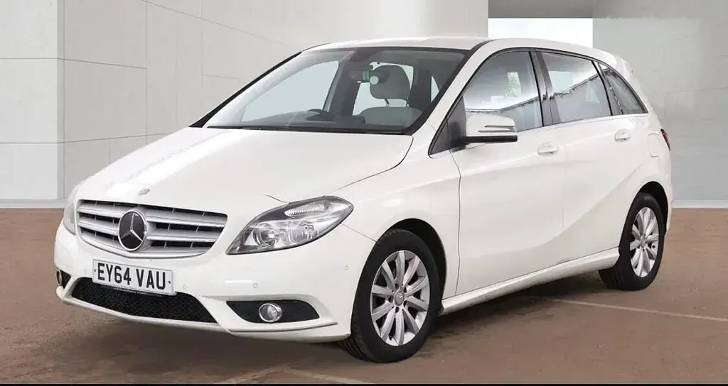 Usado Mercedes B180 SE 2014 Branco Monovolume