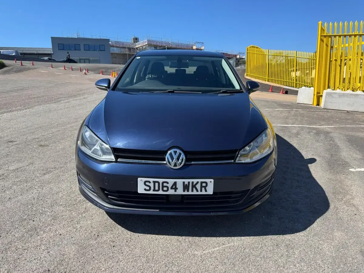Used VW Golf VII Match 105 HP (77 kW) 2014 Blue Hatchback