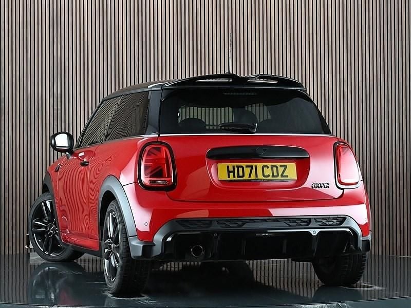 Used Mini Cooper Hatch 136 HP (100 kW) 2021 Red Hatchback