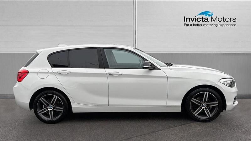 Used BMW 116 Sport Line 116 HP (85 kW) 2019 White Hatchback