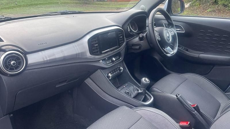Used MG MG3 Exclusive 106 HP (77 kW) 2023 Silver Hatchback