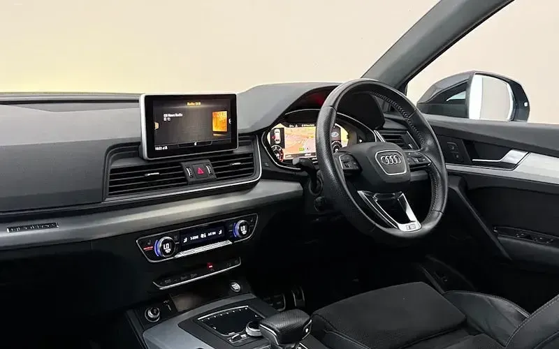 Used Audi Q5 S-Line 190 HP (139 kW) 2019 Black SUV