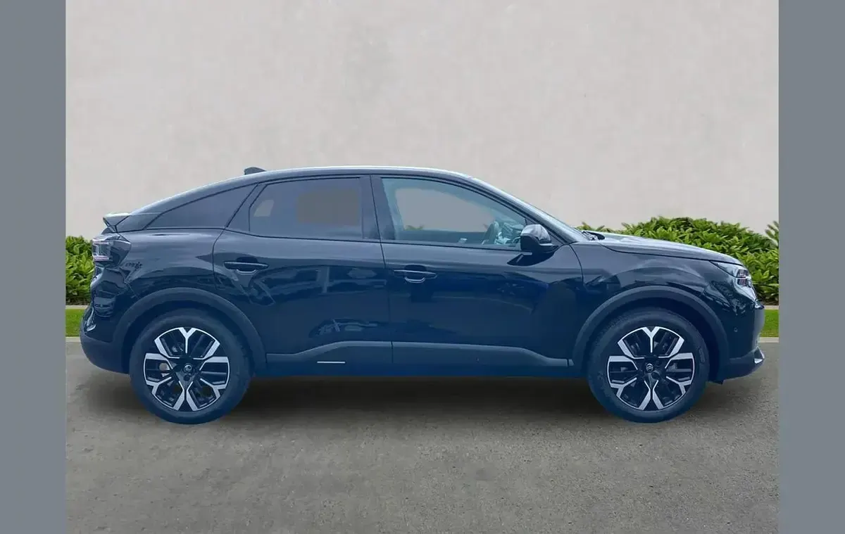 Used Citroën C4 PureTech 130 HP (95 kW) 2025 Black SUV