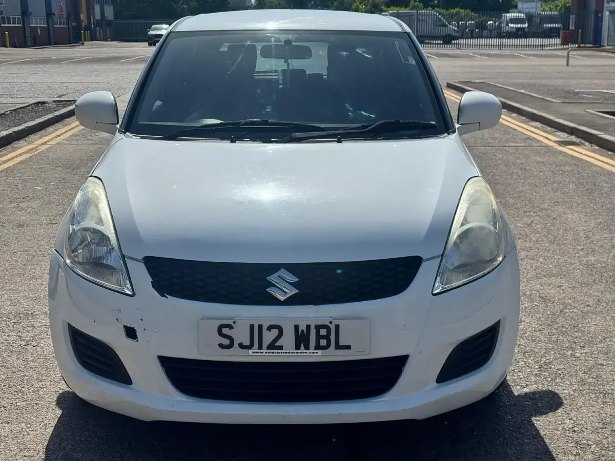 Used Suzuki Swift 94 HP (69 kW) 2012 White Hatchback