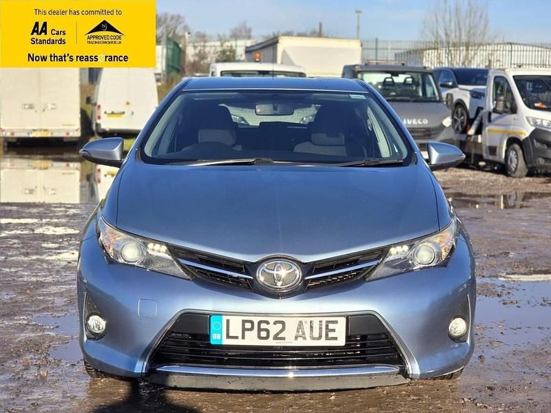 Usado Toyota Auris Multidrive S 132 HP (97 kW) 2013 Azul Citadino