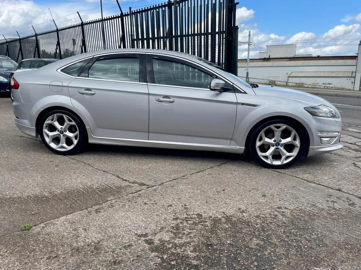Used Ford Mondeo Titanium X 163 HP (119 kW) 2012 Silver Hatchback