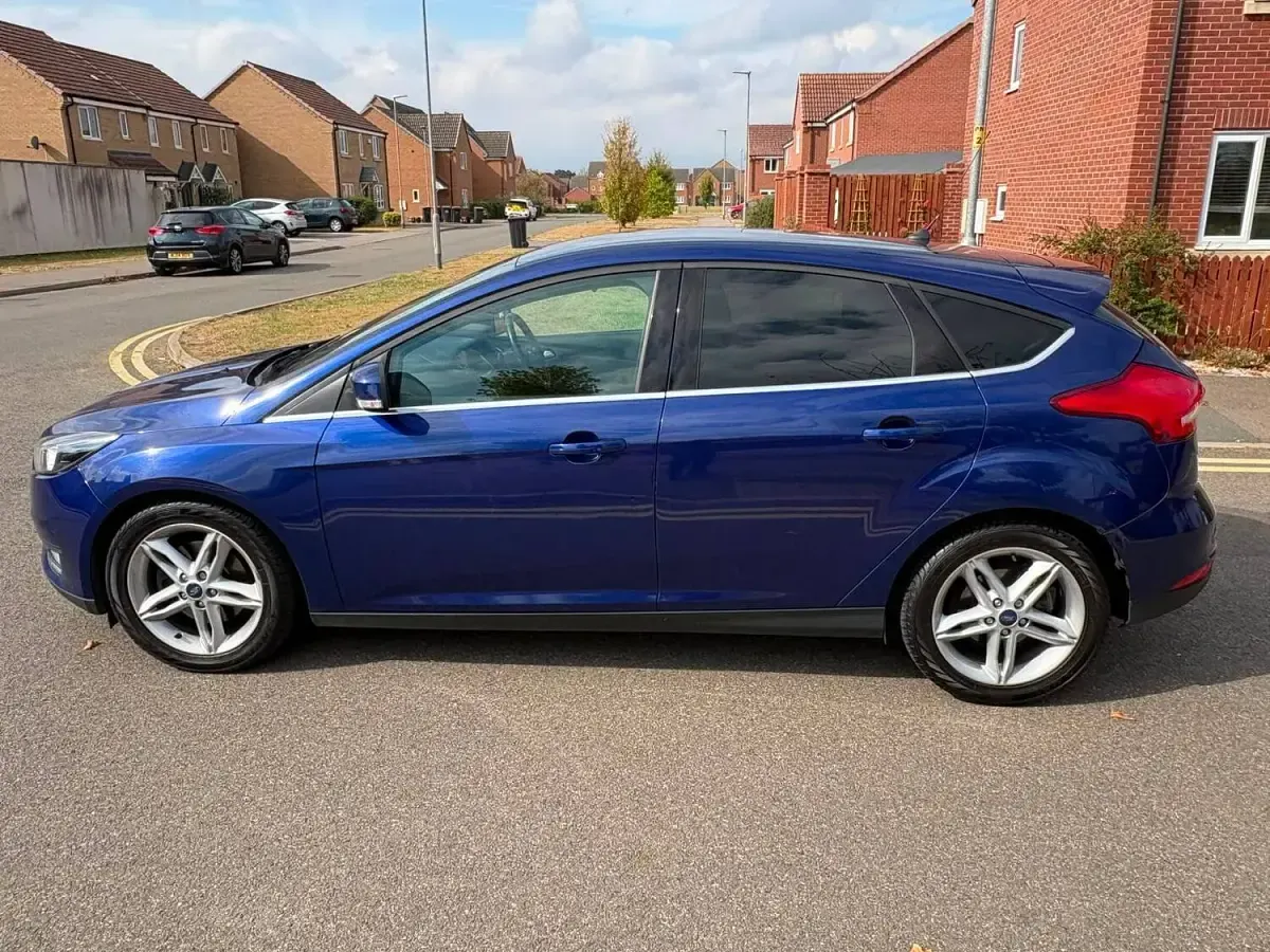 Used Ford Focus Titanium 147 HP (108 kW) 2018 Blue Hatchback