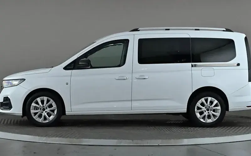 Used Ford Tourneo Titanium 122 HP (89 kW) 2026 Estate