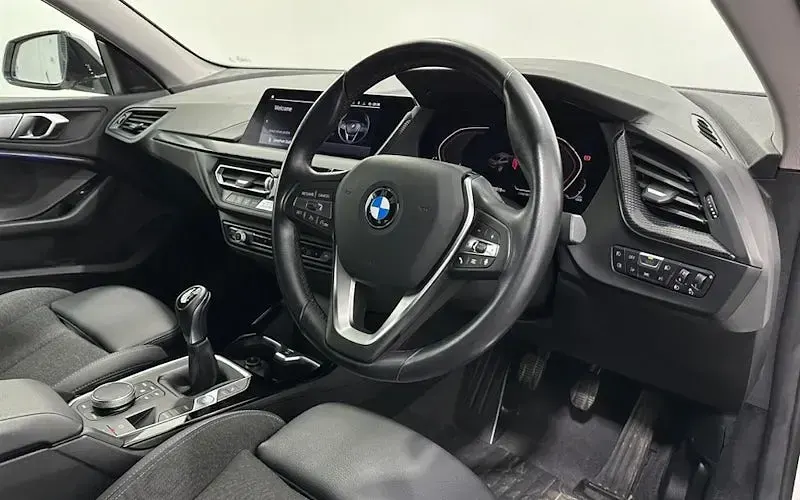 Used BMW 218 Sport Line 136 HP (100 kW) 2022 White Coupe