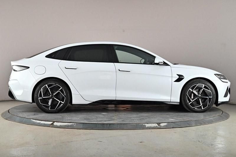 Used BYD Seal 389 kW (530 HP) 2025 White Sedan