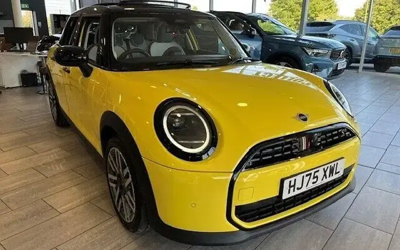 Used Mini Cooper Classic 150 kW (204 HP) 2025 Hatchback