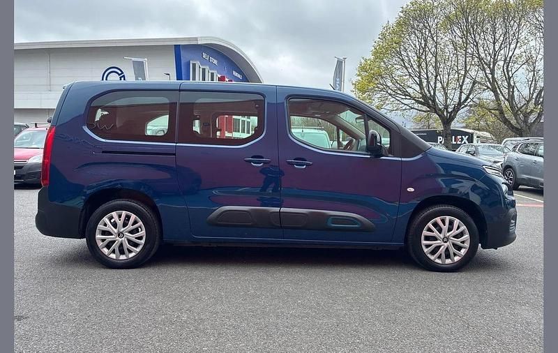 Used Citroën e-Berlingo Feel 100 kW (136 HP) 2023 Blue MPV