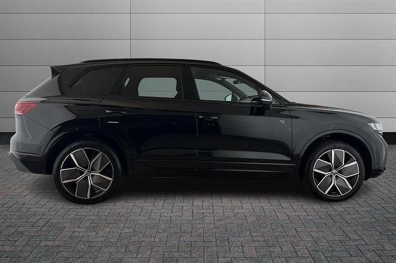 Used VW Touareg Black Edition 286 HP (210 kW) 2025 Grenadilla black SUV