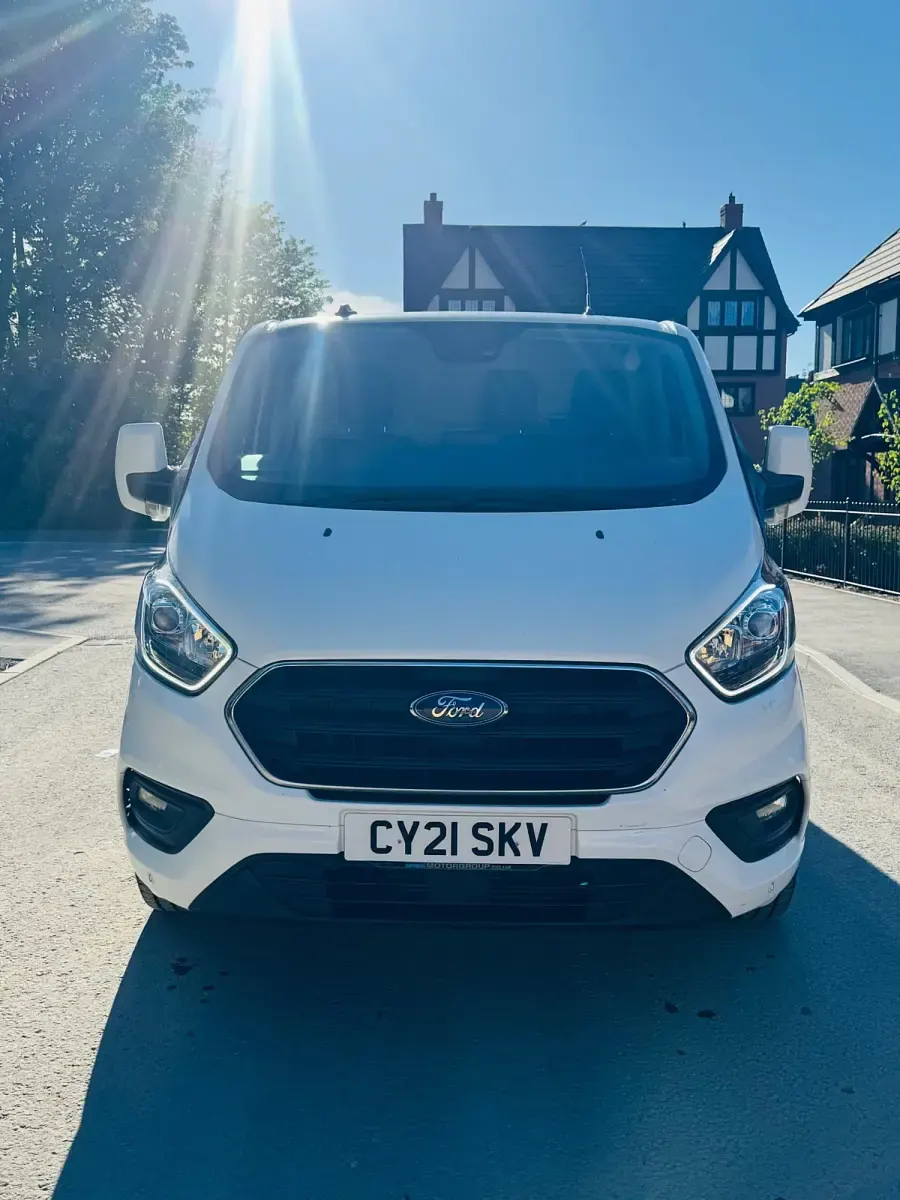Begagnad Ford Transit Custom Limited 130 HK (95 kW) 2021 Vit Van