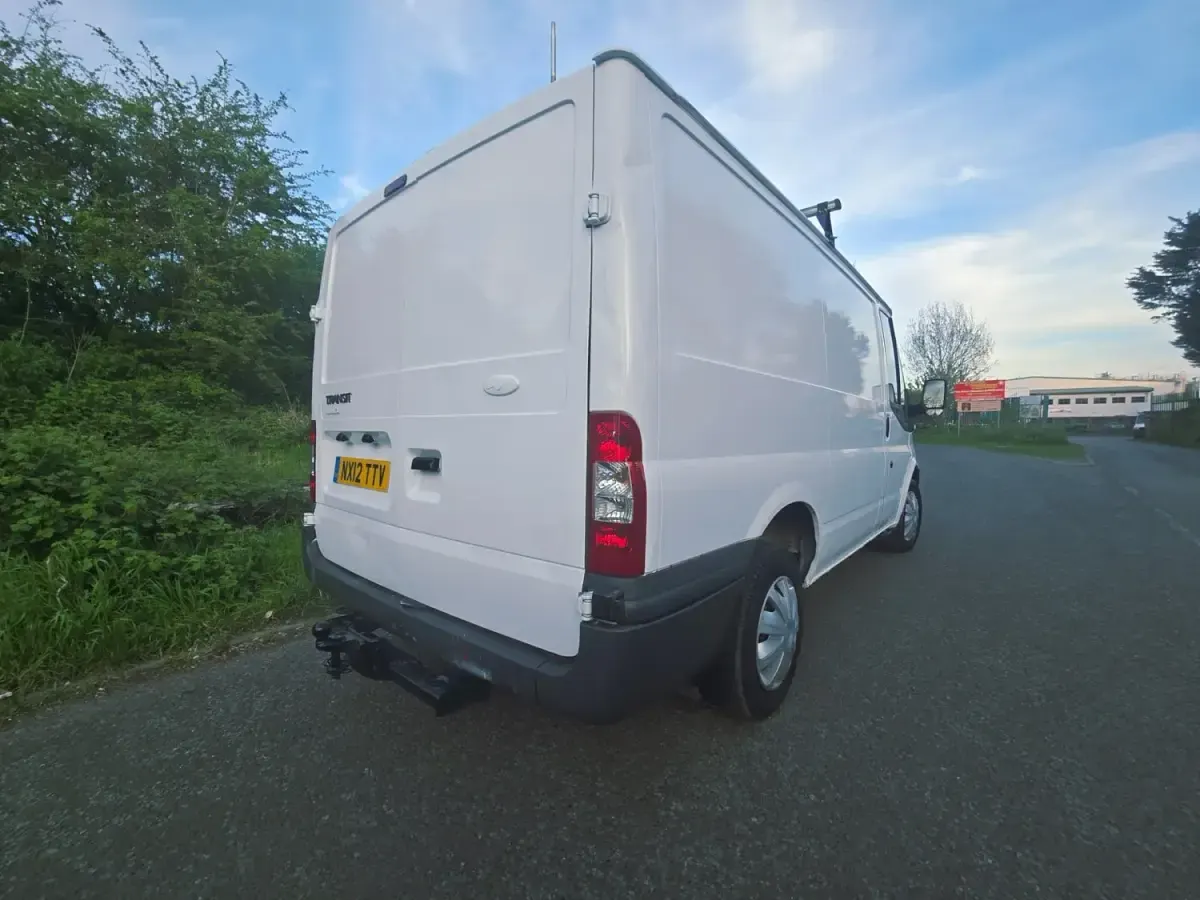 Usado Ford Transit 85 HP (62 kW) 2012 Branco Van