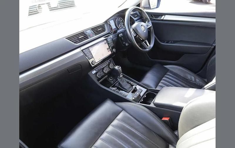 Used Skoda Superb SE L Executive 147 HP (108 kW) 2017 Business grey metallic Hatchback